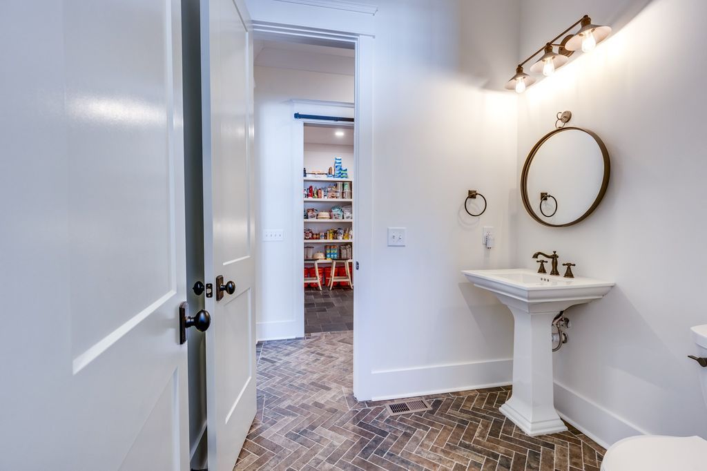 Inspiration Homes LLC Unveils Stunning New Home Listing in Tennessee for 3499900 27