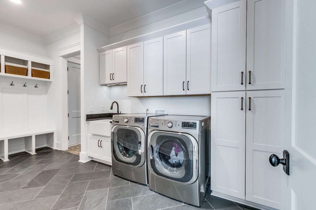 Inspiration Homes LLC Unveils Stunning New Home Listing in Tennessee for 3499900 47