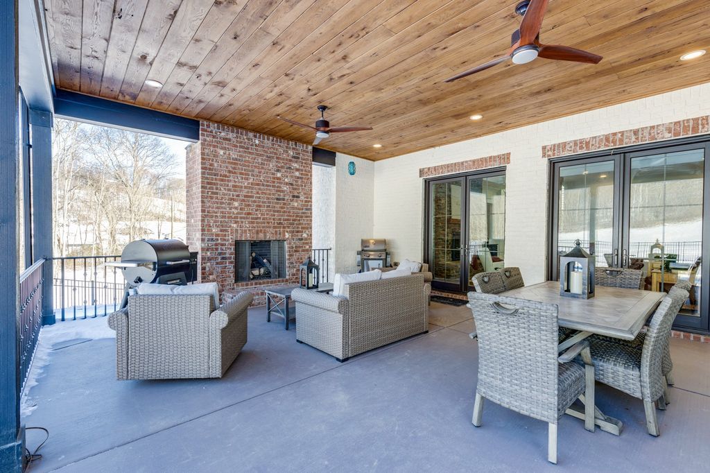 Inspiration Homes LLC Unveils Stunning New Home Listing in Tennessee for 3499900 48