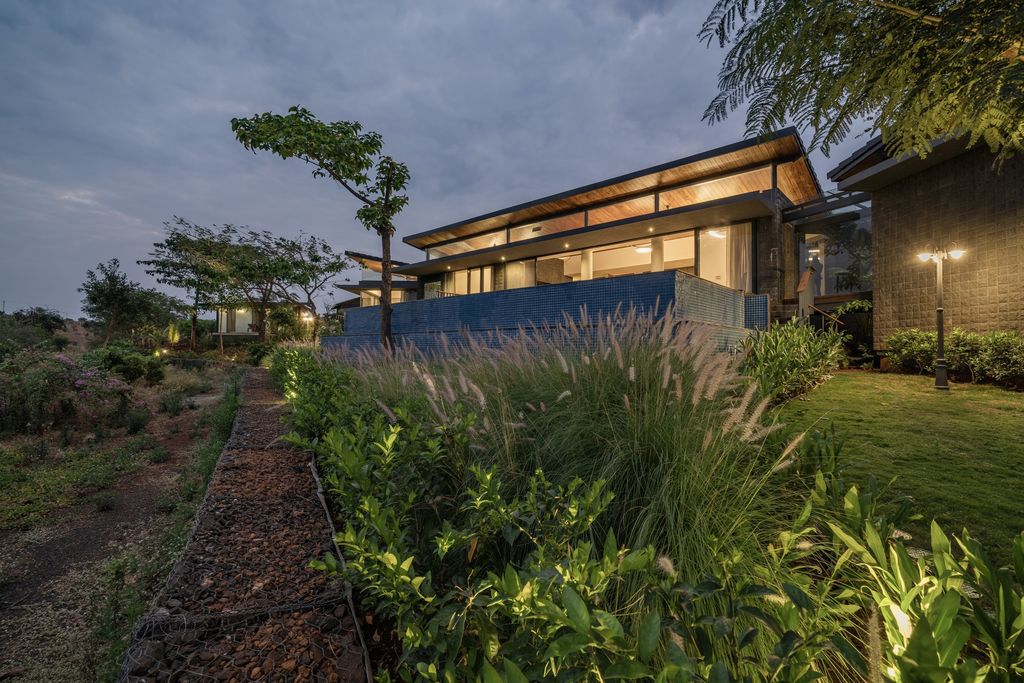 Lakeshore Residence, A Tranquil Haven by Atelier Landschaft