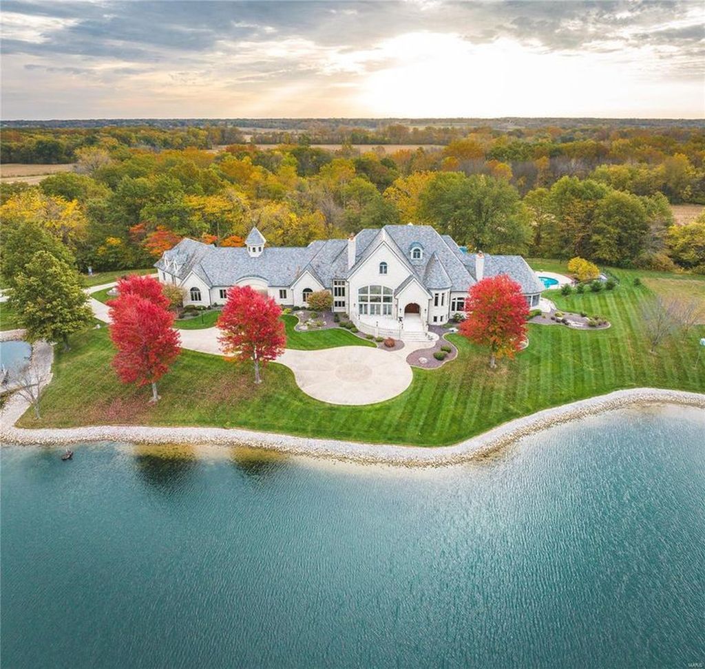Le Chateau A Masterpiece by Lantz Homes Now Available for 4.59 Million in Illinois 9