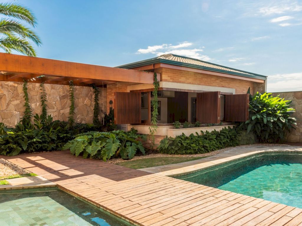 Lima House, A Coastal Oasis by Pietro Terlizzi Arquitetura