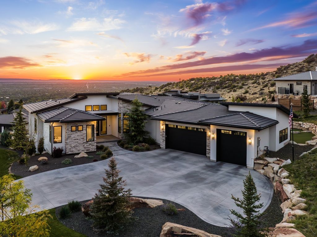 Luxury Estate with City Views and Resort Like Amenities Hits the Market at 3 Million in Idaho 37