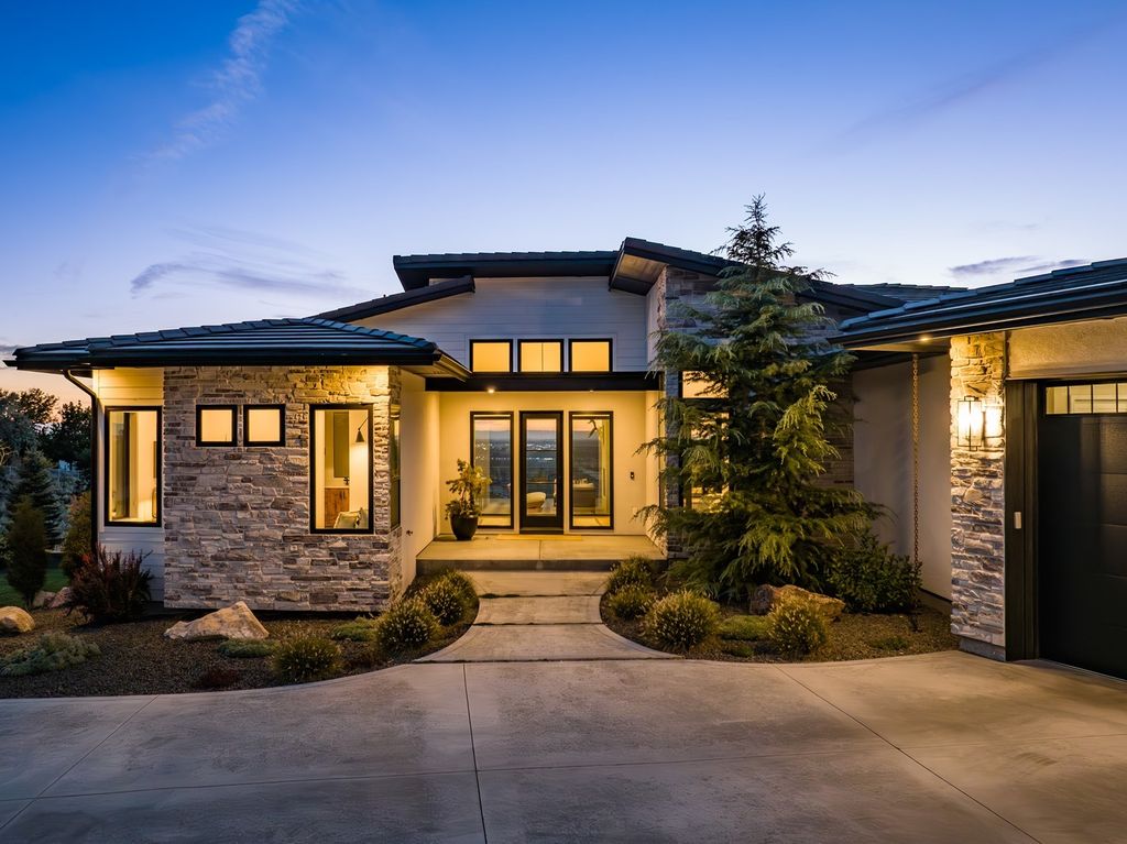 Luxury Estate with City Views and Resort Like Amenities Hits the Market at 3 Million in Idaho 38
