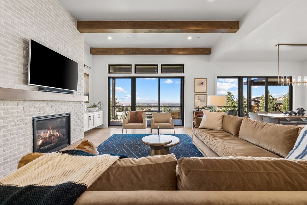 Luxury Estate with City Views and Resort Like Amenities Hits the Market at 3 Million in Idaho 41