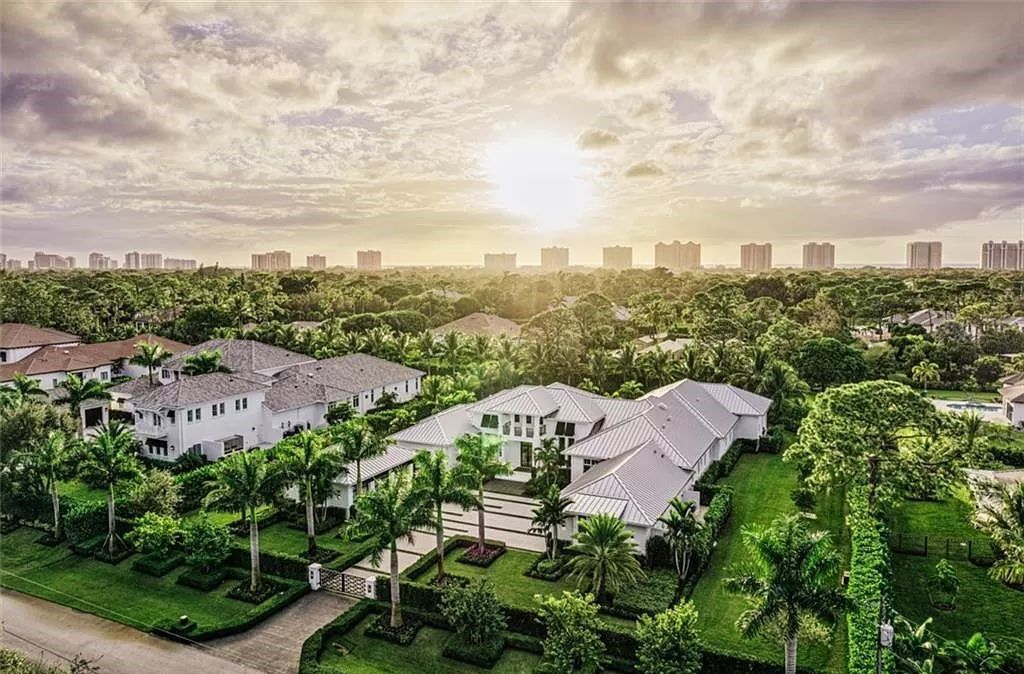 This sprawling 7,200 square feet single-story masterpiece in Pine Ridge epitomizes luxury living. With 6 bedrooms, a den, and a 6-car garage on a 1.31-acre lot, it boasts a wood-paneled library, a soaring two-story living room, and a gourmet kitchen with Wolf and Sub-Zero appliances.