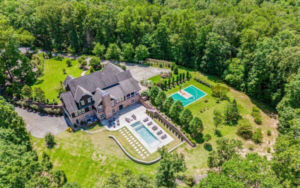 Curated visual reference: Fresh Look at Meadow Creek Manor A Private Mountain Estate In Blue Ridge