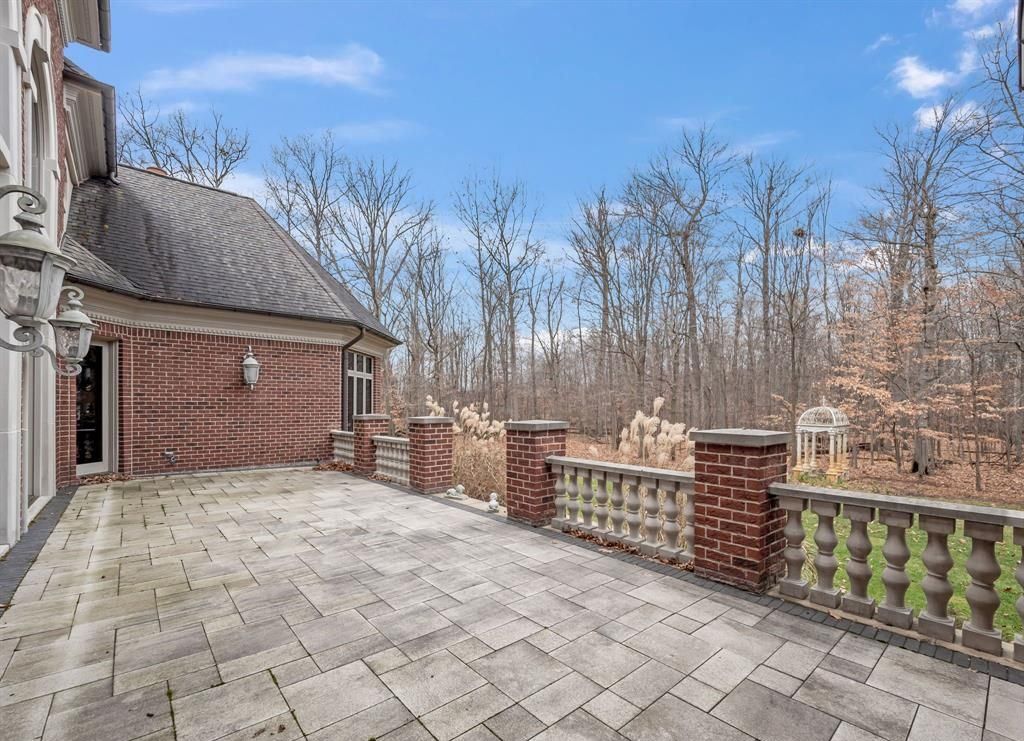Opulence Redefined An Extraordinary 4.5 Million Dream Property in Michigan 7