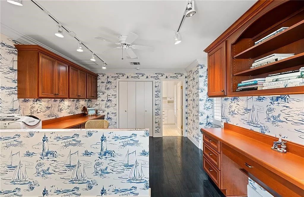 Built in 1964 and spanning 6,360 square feet, the property offers 171 feet of prime Gulf of Mexico frontage.