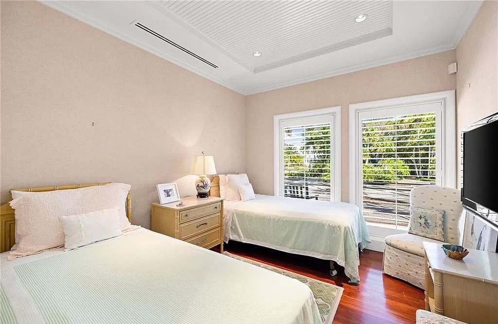 Built in 1964 and spanning 6,360 square feet, the property offers 171 feet of prime Gulf of Mexico frontage.