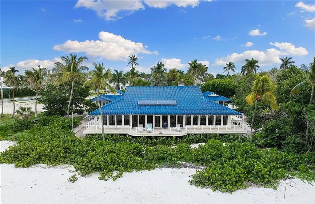 Built in 1964 and spanning 6,360 square feet, the property offers 171 feet of prime Gulf of Mexico frontage.