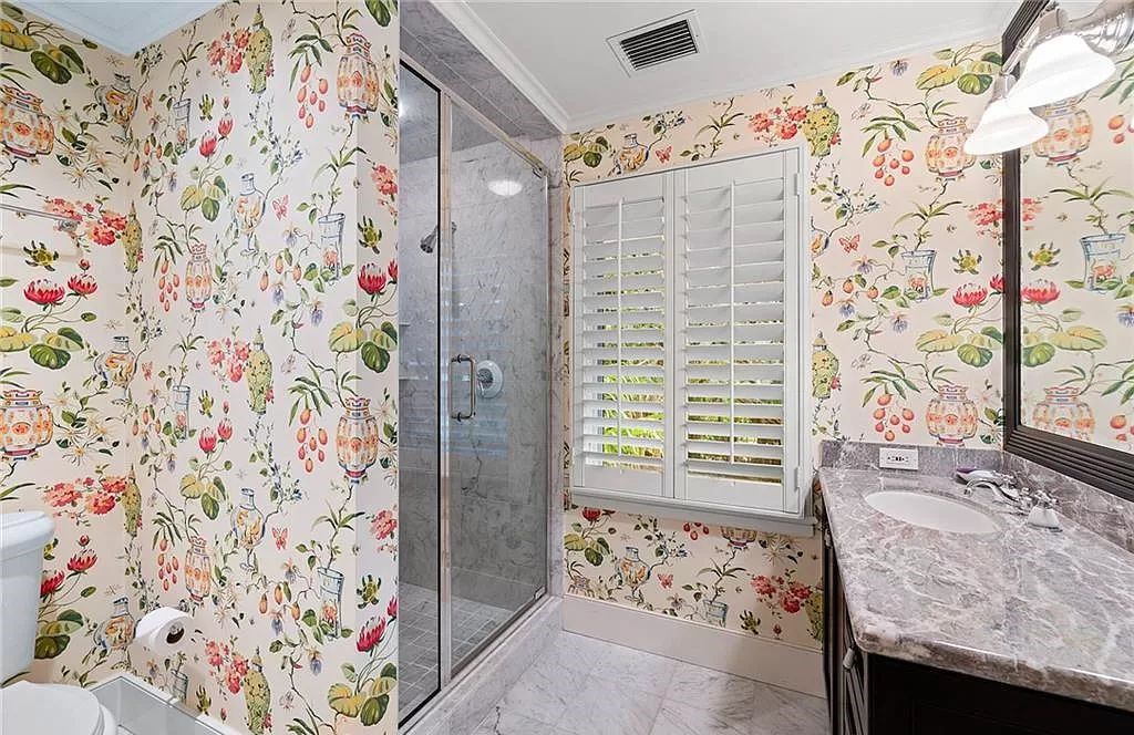 Built in 1964 and spanning 6,360 square feet, the property offers 171 feet of prime Gulf of Mexico frontage.