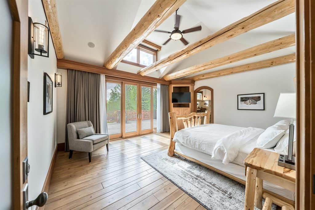 Secluded Splendor Majestic Estate with Private Golf Course in Canada Hits the Market at C13.95 Million 21