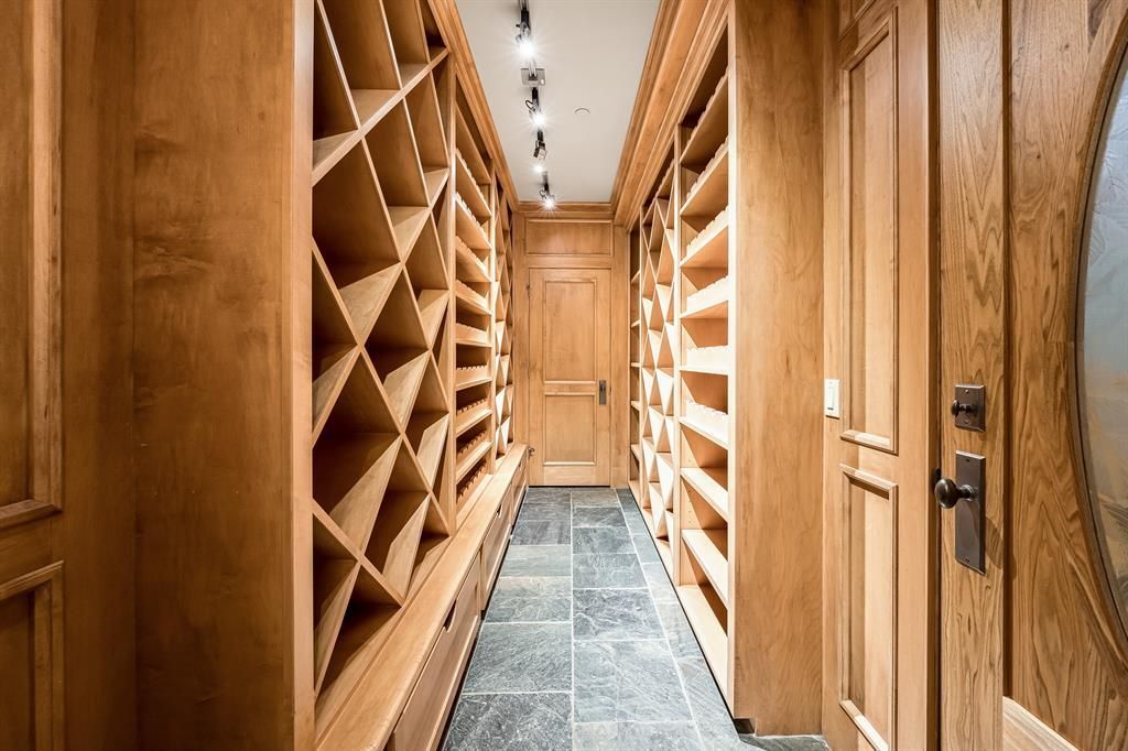 Secluded Splendor Majestic Estate with Private Golf Course in Canada Hits the Market at C13.95 Million 36