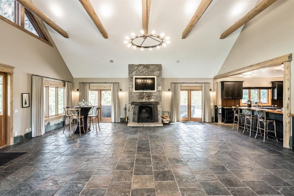 Secluded Splendor Majestic Estate with Private Golf Course in Canada Hits the Market at C13.95 Million 41