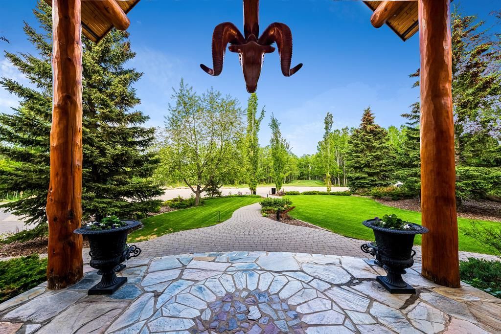 Secluded Splendor Majestic Estate with Private Golf Course in Canada Hits the Market at C13.95 Million 8