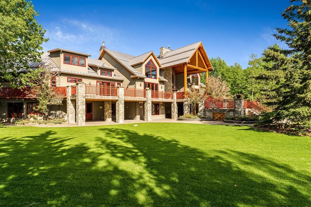 Secluded Splendor Majestic Estate with Private Golf Course in Canada Hits the Market at C13.95 Million 9