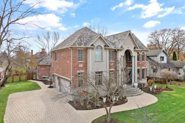 Sophisticated Luxury Living in Illinois: Custom Home with Prime ...