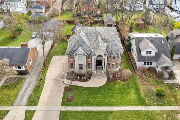 Sophisticated Luxury Living in Illinois: Custom Home with Prime ...