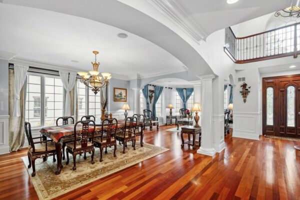 Sophisticated Luxury Living in Illinois: Custom Home with Prime ...