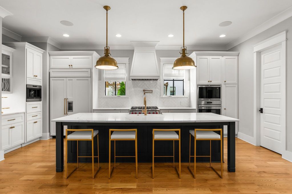 Sophistication Meets Convenience Modern Masterpiece in Tennessee Hits the Market at 4199900 10