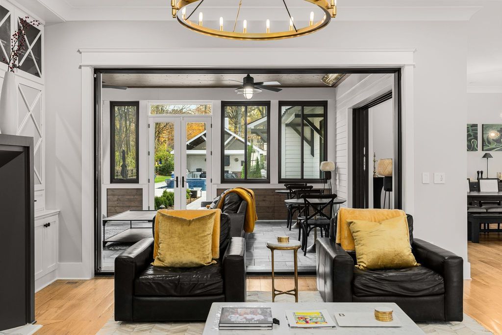 Sophistication Meets Convenience Modern Masterpiece in Tennessee Hits the Market at 4199900 19