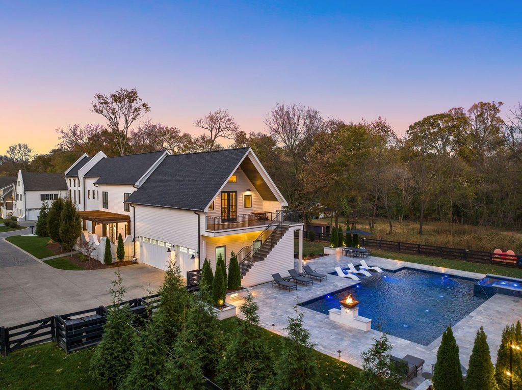 Sophistication Meets Convenience Modern Masterpiece in Tennessee Hits the Market at 4199900 2