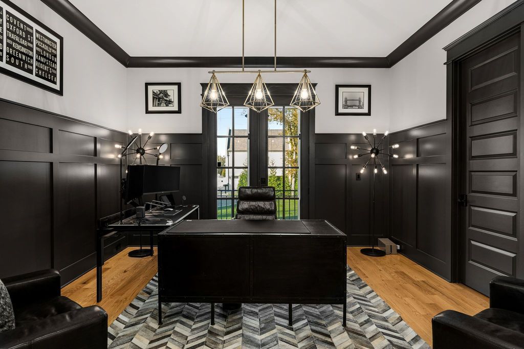 Sophistication Meets Convenience Modern Masterpiece in Tennessee Hits the Market at 4199900 22