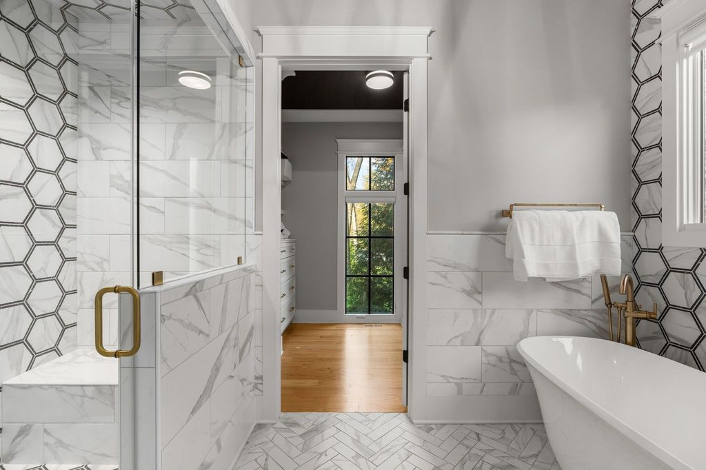 Sophistication Meets Convenience Modern Masterpiece in Tennessee Hits the Market at 4199900 28