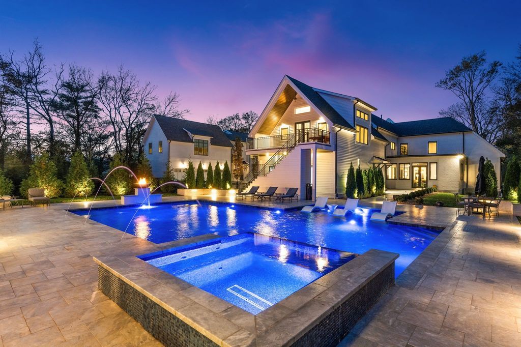 Sophistication Meets Convenience Modern Masterpiece in Tennessee Hits the Market at 4199900 3