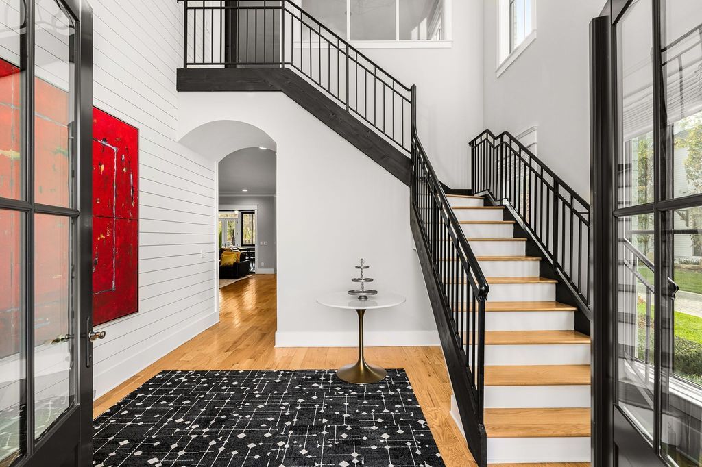Sophistication Meets Convenience Modern Masterpiece in Tennessee Hits the Market at 4199900 31