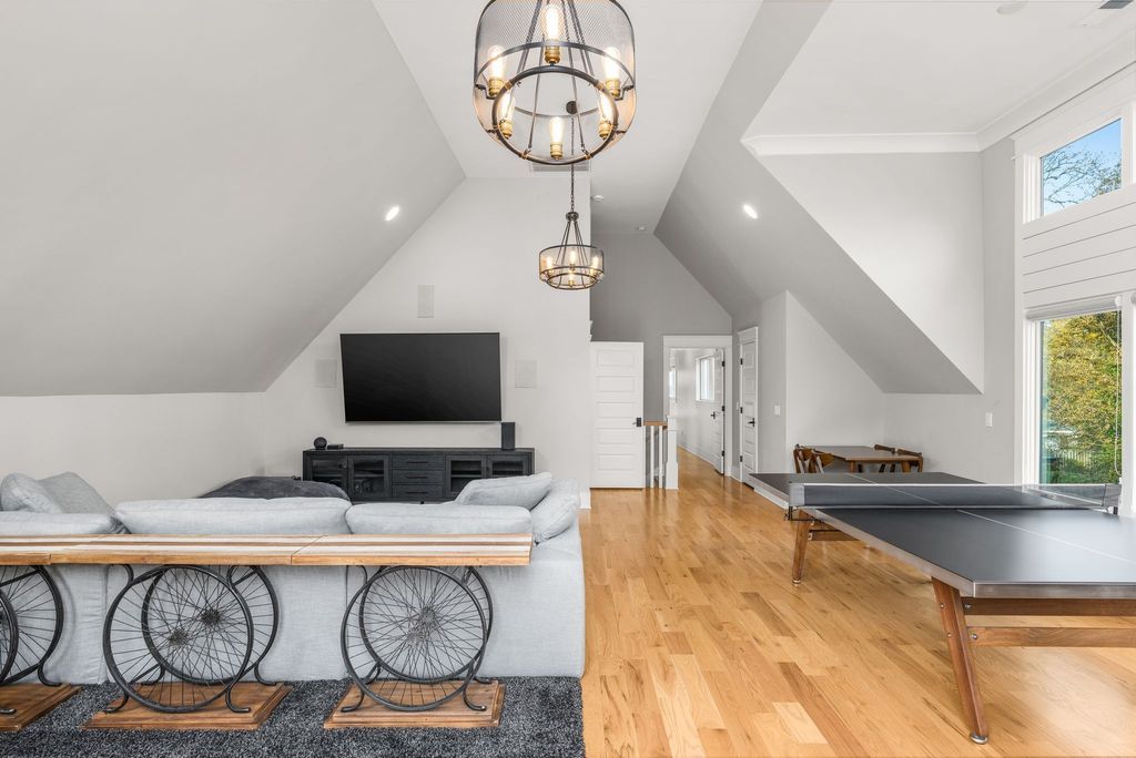 Sophistication Meets Convenience Modern Masterpiece in Tennessee Hits the Market at 4199900 34