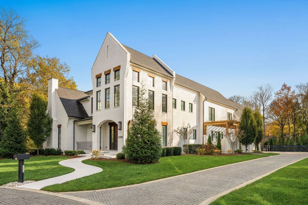 Sophistication Meets Convenience Modern Masterpiece in Tennessee Hits the Market at 4199900 4