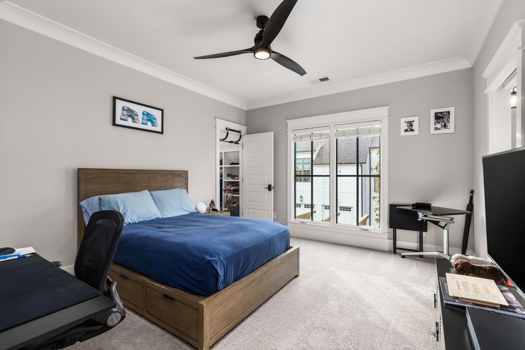 Sophistication Meets Convenience Modern Masterpiece in Tennessee Hits the Market at 4199900 40