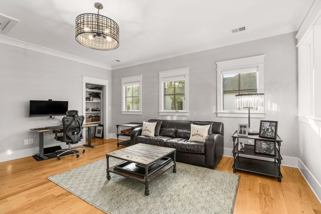 Sophistication Meets Convenience Modern Masterpiece in Tennessee Hits the Market at 4199900 41
