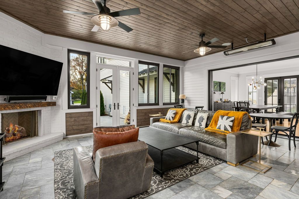 Sophistication Meets Convenience Modern Masterpiece in Tennessee Hits the Market at 4199900 45
