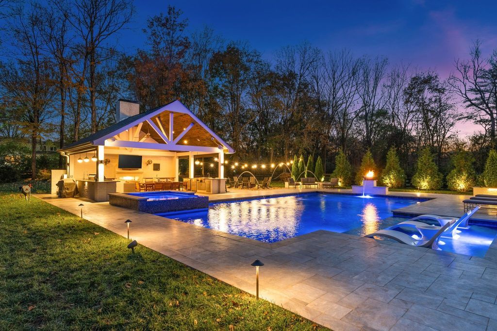 Sophistication Meets Convenience Modern Masterpiece in Tennessee Hits the Market at 4199900 49