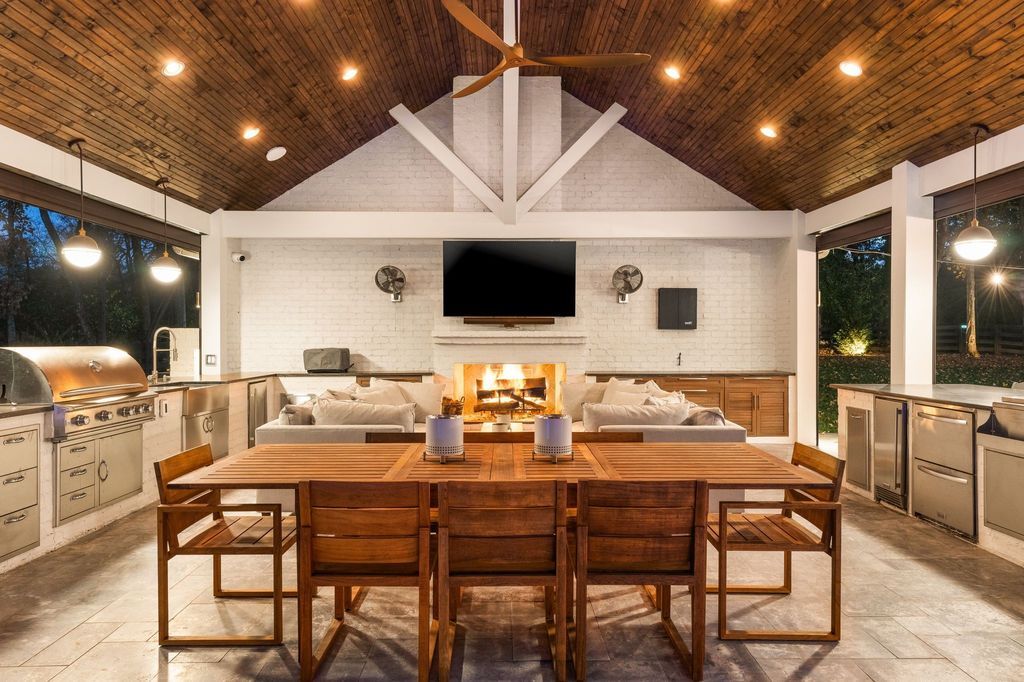Sophistication Meets Convenience Modern Masterpiece in Tennessee Hits the Market at 4199900 51