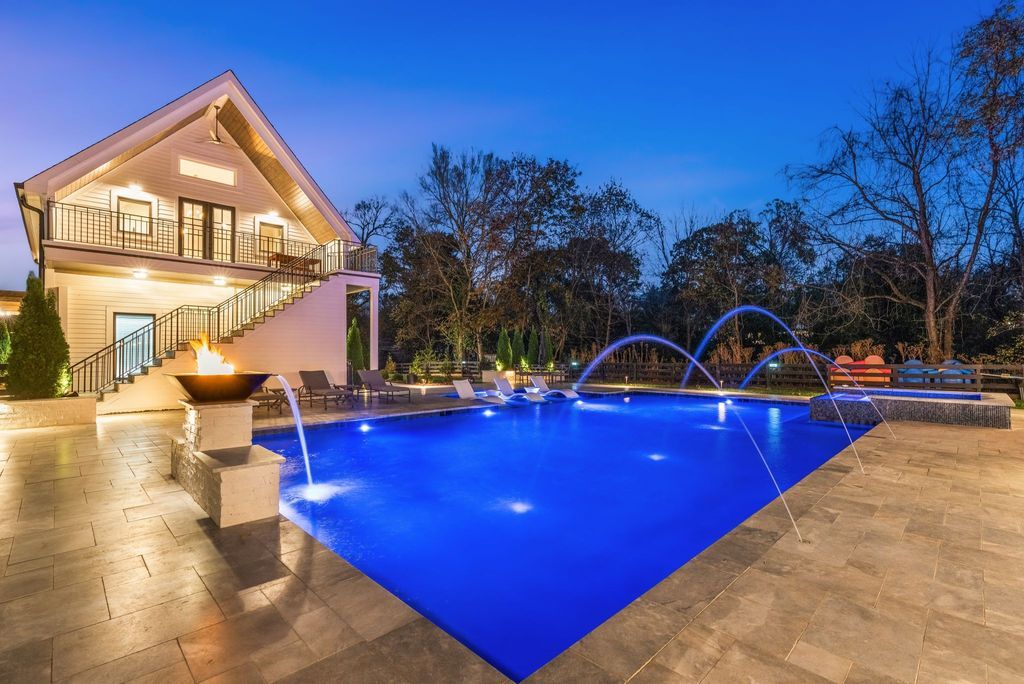 Sophistication Meets Convenience Modern Masterpiece in Tennessee Hits the Market at 4199900 53