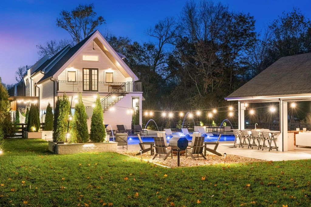 Sophistication Meets Convenience Modern Masterpiece in Tennessee Hits the Market at 4199900 55