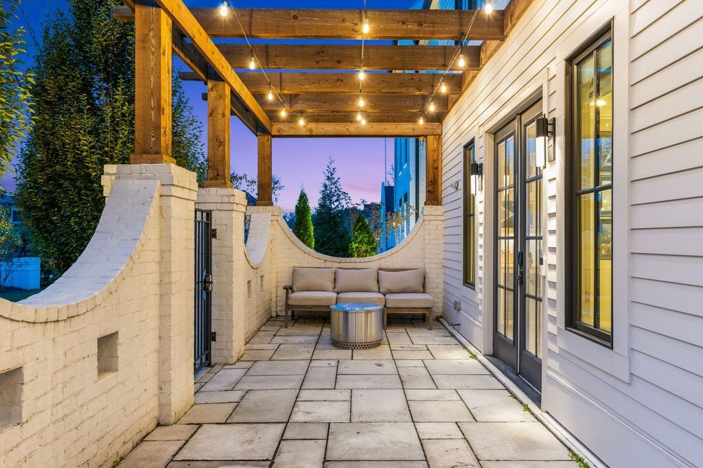 Sophistication Meets Convenience Modern Masterpiece in Tennessee Hits the Market at 4199900 56