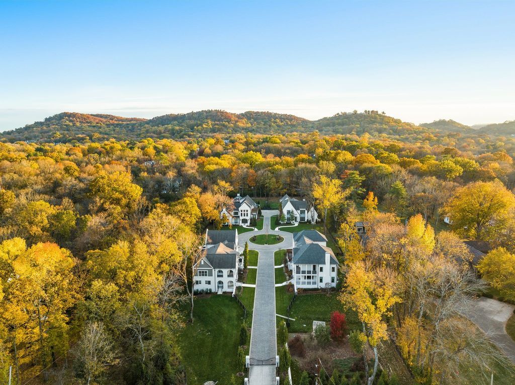 Sophistication Meets Convenience Modern Masterpiece in Tennessee Hits the Market at 4199900 60