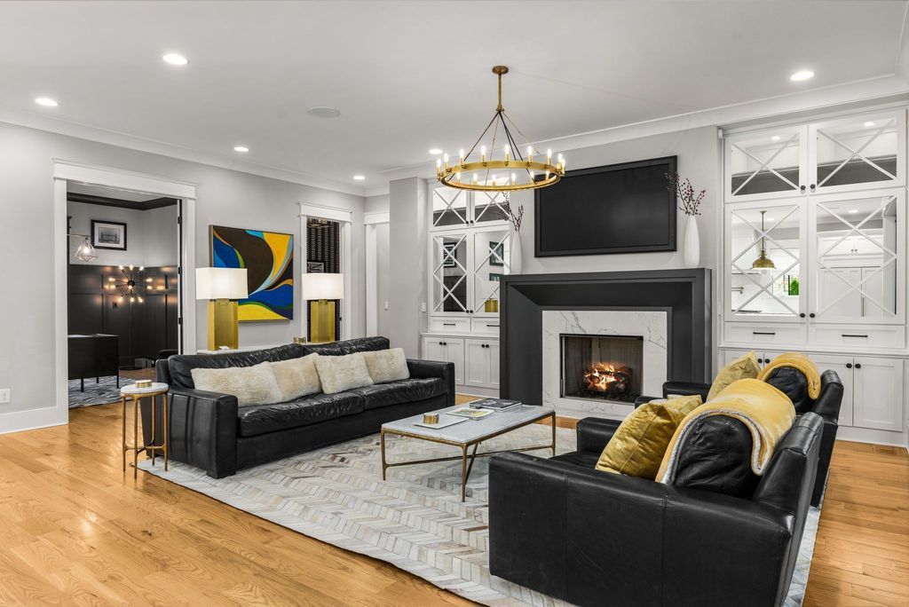 Sophistication Meets Convenience Modern Masterpiece in Tennessee Hits the Market at 4199900 7