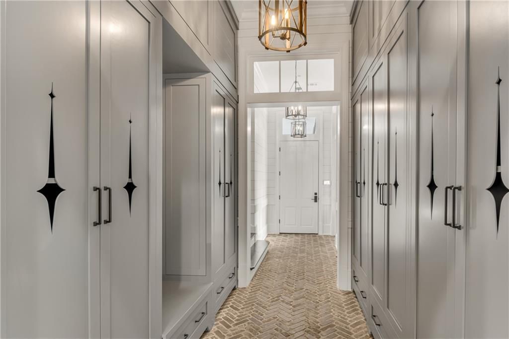 Stone Crafted Masterpiece T.S. Adams Studios Alluring Estate in Georgia Hits the Market at 6.85 Million 14