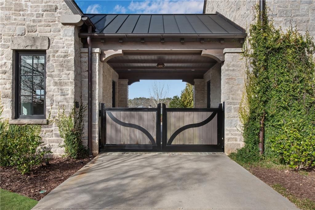 Stone Crafted Masterpiece T.S. Adams Studios Alluring Estate in Georgia Hits the Market at 6.85 Million 39