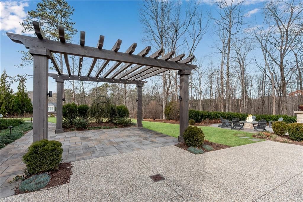 Stone Crafted Masterpiece T.S. Adams Studios Alluring Estate in Georgia Hits the Market at 6.85 Million 45