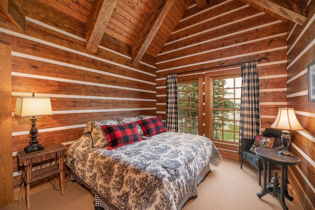 The Magnificent Cisco Chain Estate in East Bay Lake Michigan Offered at 2.55 Million 16