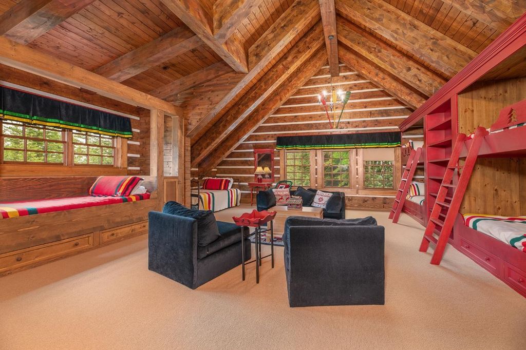 The Magnificent Cisco Chain Estate in East Bay Lake Michigan Offered at 2.55 Million 19