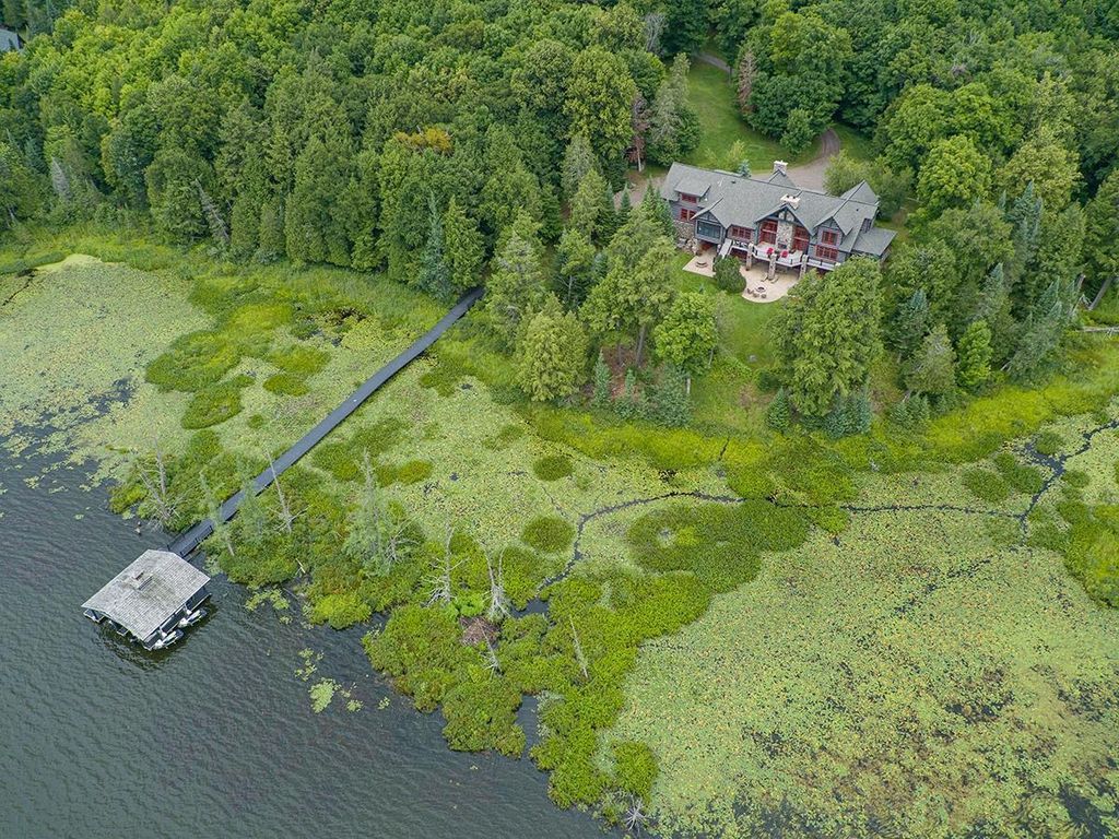 The Magnificent Cisco Chain Estate in East Bay Lake Michigan Offered at 2.55 Million 2
