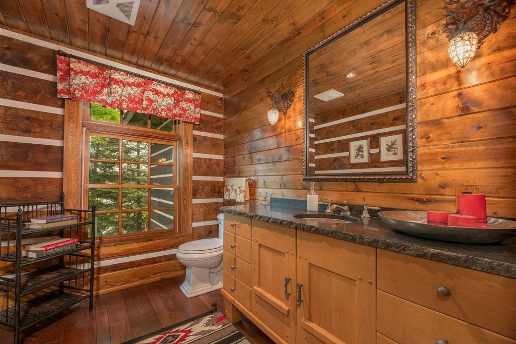The Magnificent Cisco Chain Estate in East Bay Lake Michigan Offered at 2.55 Million 22